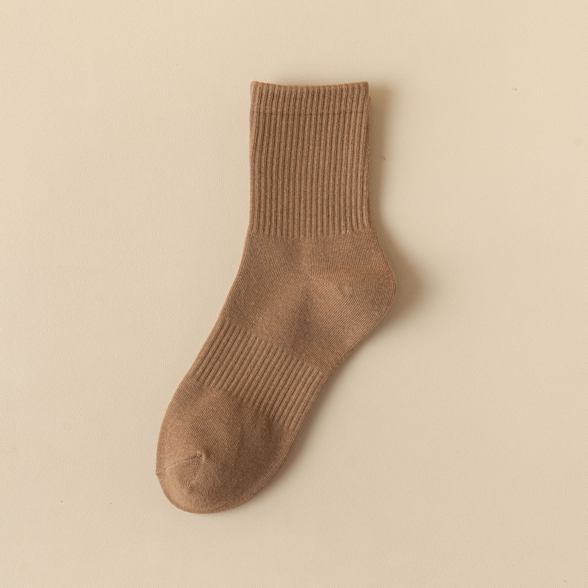 ถุงเท้ากีฬา Mid-Calf สีทึบ