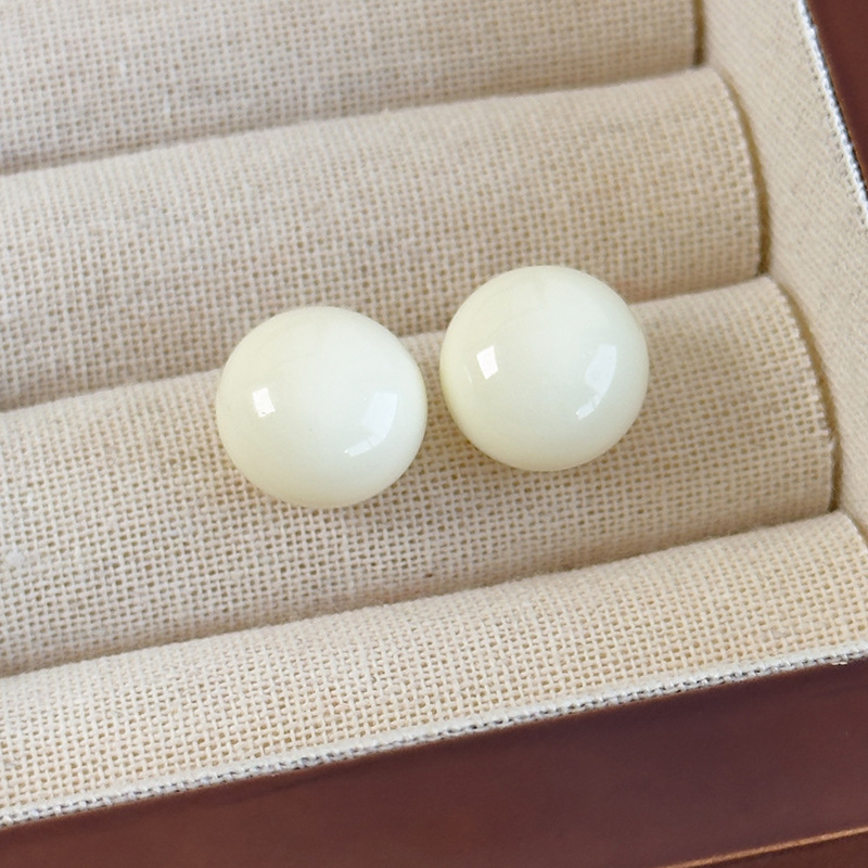 레진 오벌 볼 귀걸이