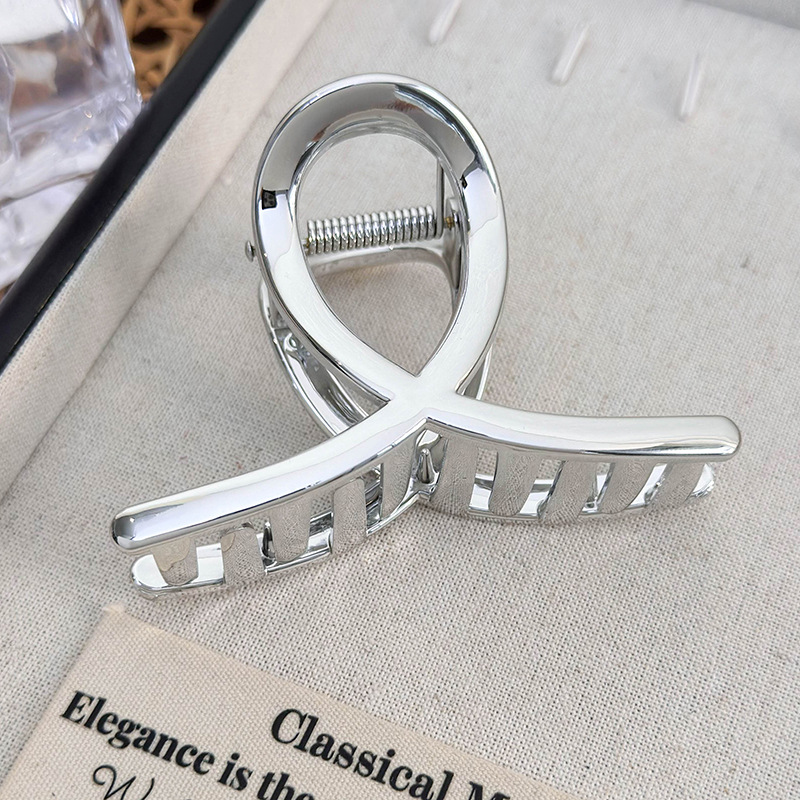 Agravă Metalică Argintie cu Inimă