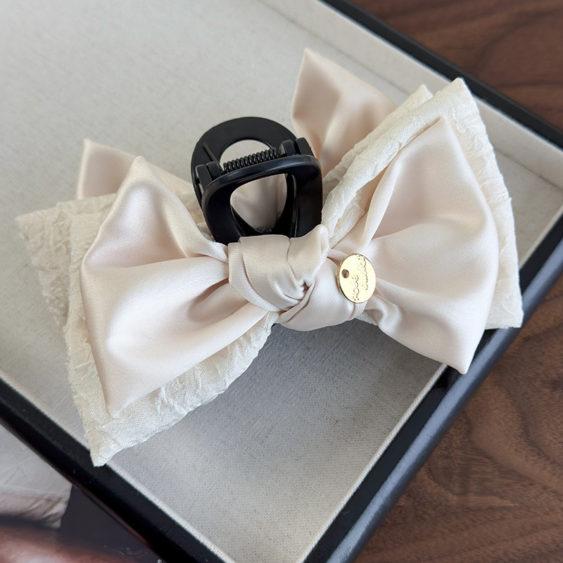 Agrafă de Păr cu Aplică Dublă din Satin