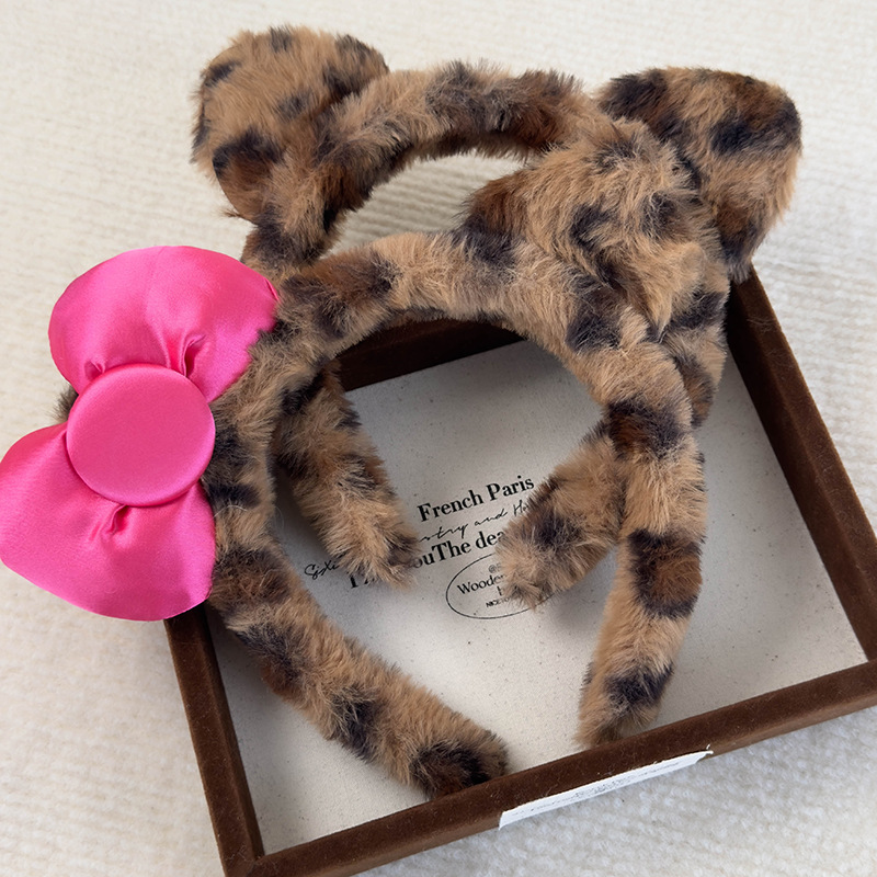 Leopardí Čelenka s Kočičími Ušima a Mašlí