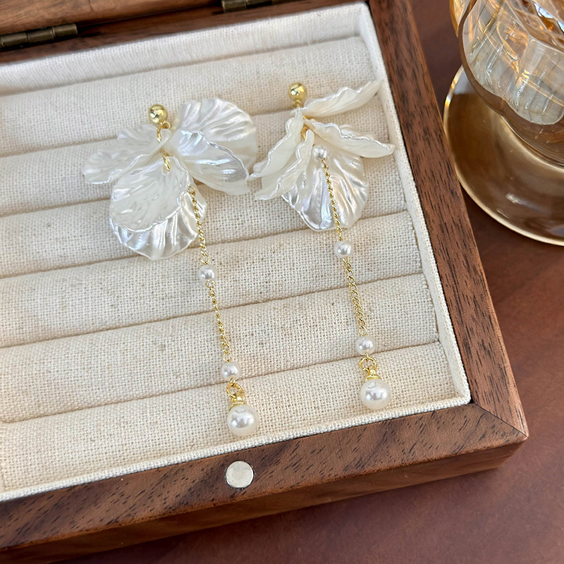 Orecchini con Pendenti a Petali Perlati Strass