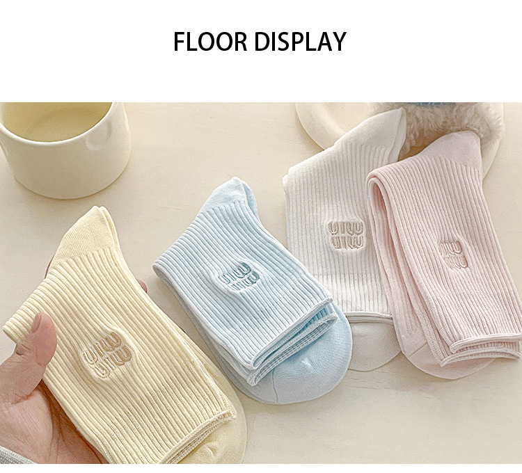 Meias Scrunch com Bordado de Letras