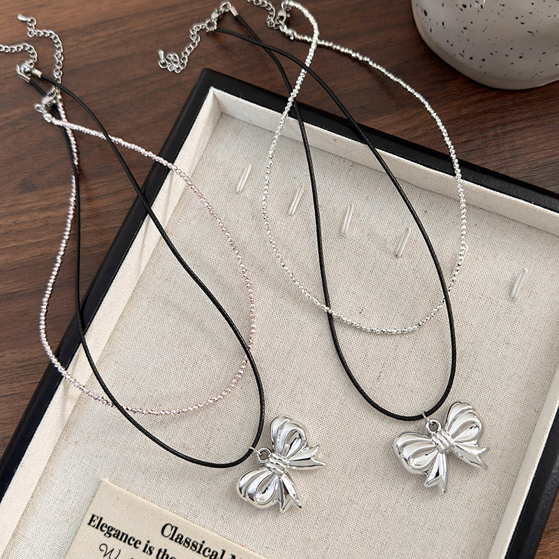 Collana con Fiocco Metallico Argento