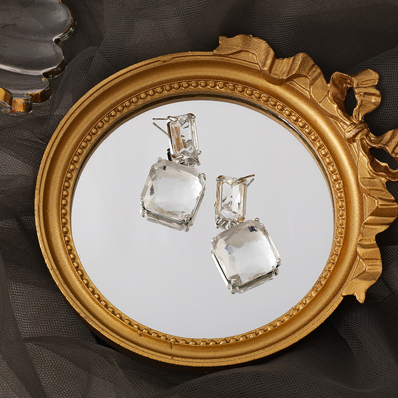 미니멀리스트 기하학적 크리스탈 스퀘어 스테이트먼트 귀걸이