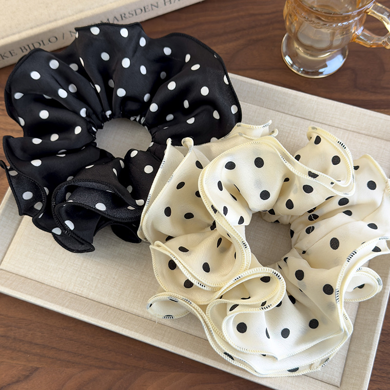 Czterowarstwowa Scrunchie w Kropki