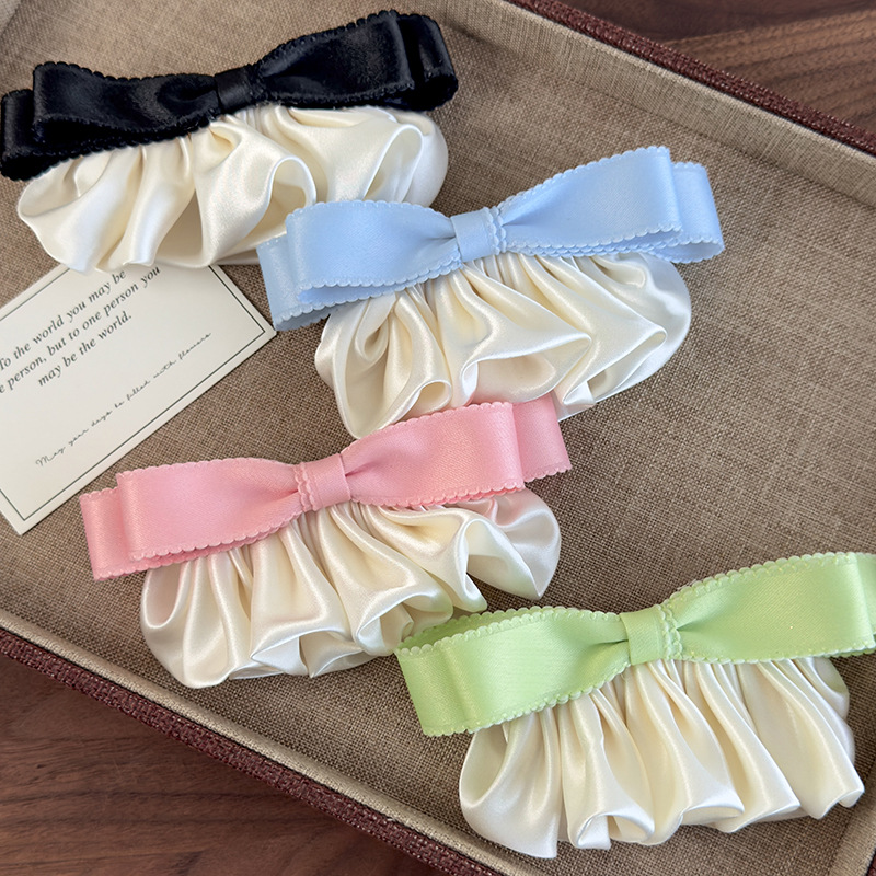 Agrafă de Păr Vintage din Satin cu Volane