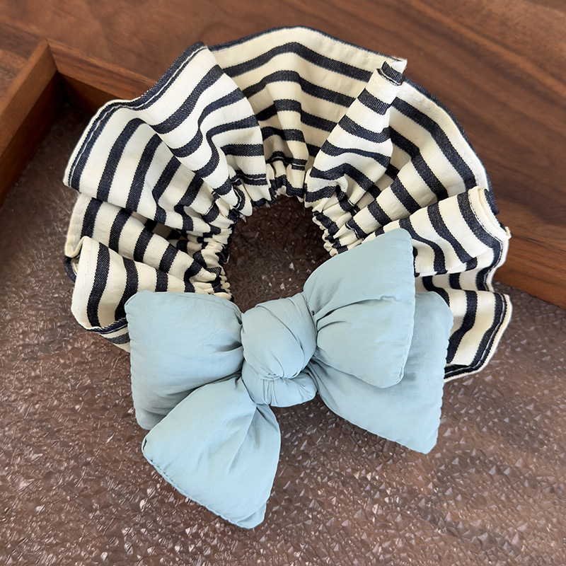 リボンストライプスクランチーヘアタイ