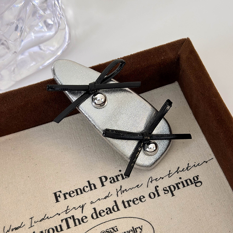 Barrette à Cheveux en Cuir avec Noeud