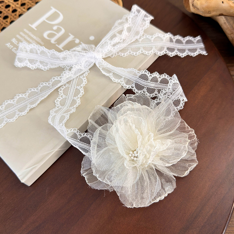 Кораловий Намисто з Квітковою Мереживною Стрічкою