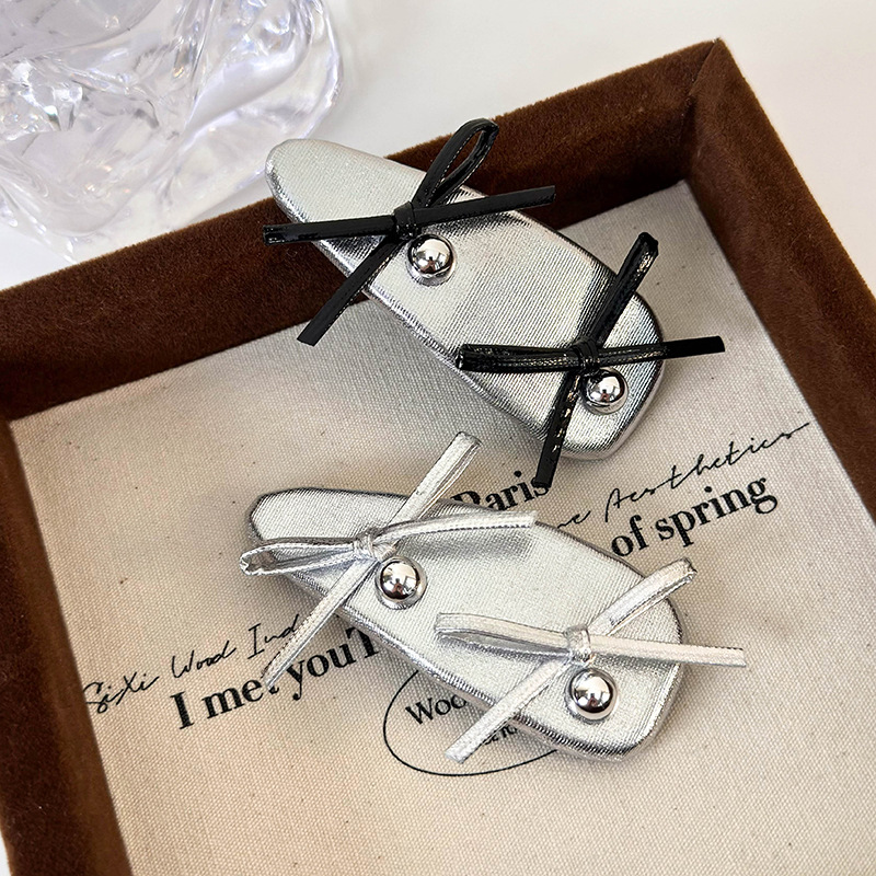 Barrette à Cheveux en Cuir avec Noeud