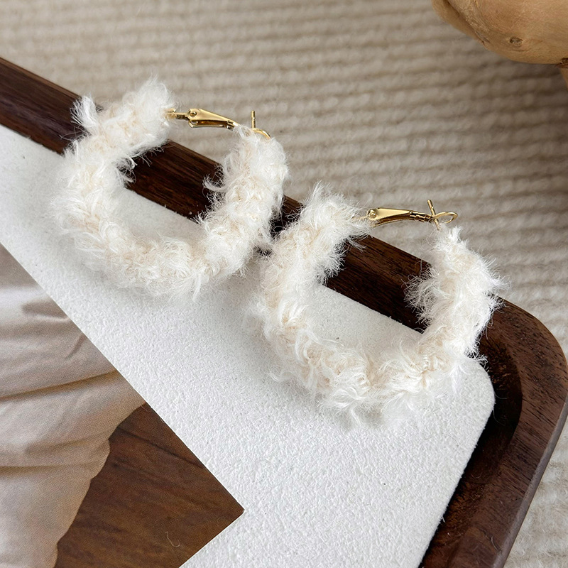 Серьги-пусеты Круг из Плюша