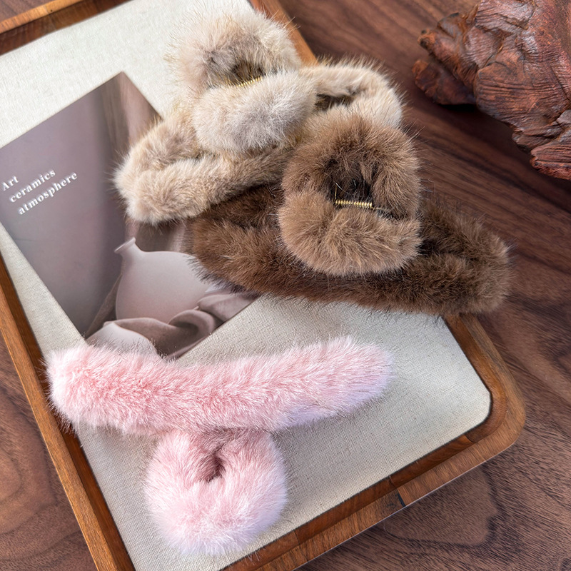 Pluszowy Spinacz do Włosów w Odcieniach Karmelu