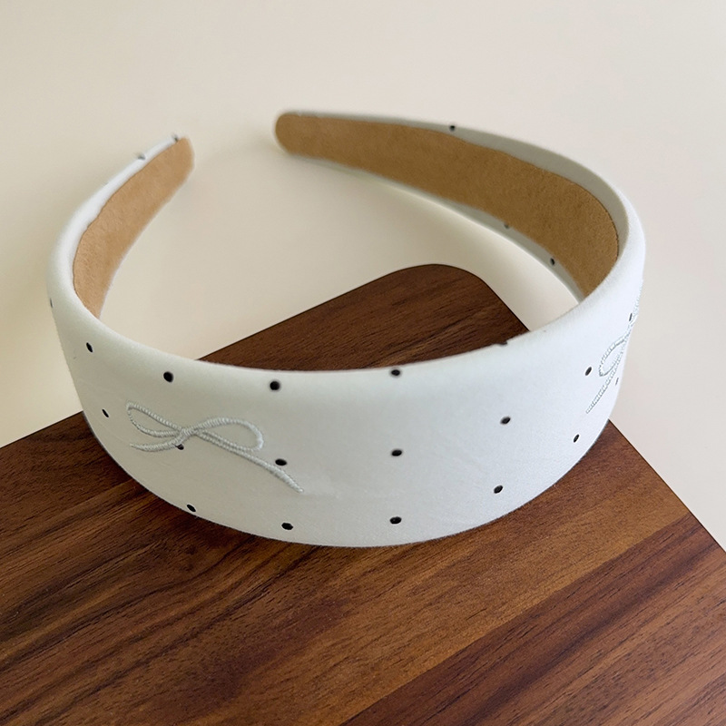 Diadema con Lazo Bordado