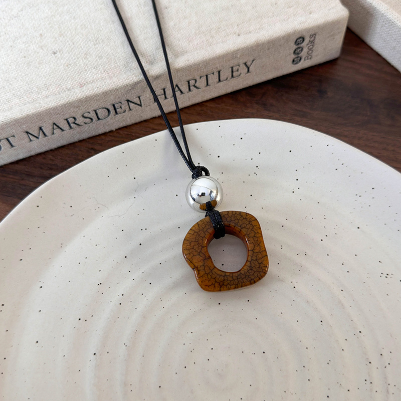 สร้อยคอเครื่องประดับกระดูกอูฐเรขาคณิต