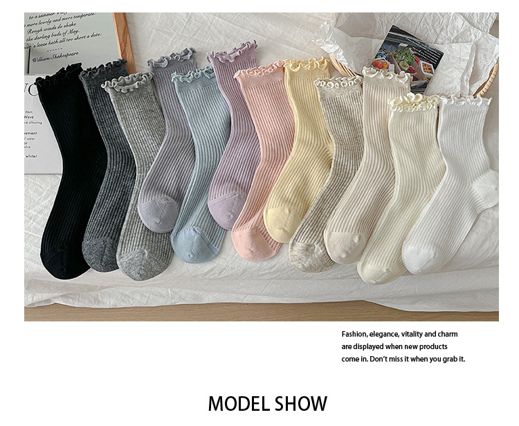 Meias Slouch com Babados