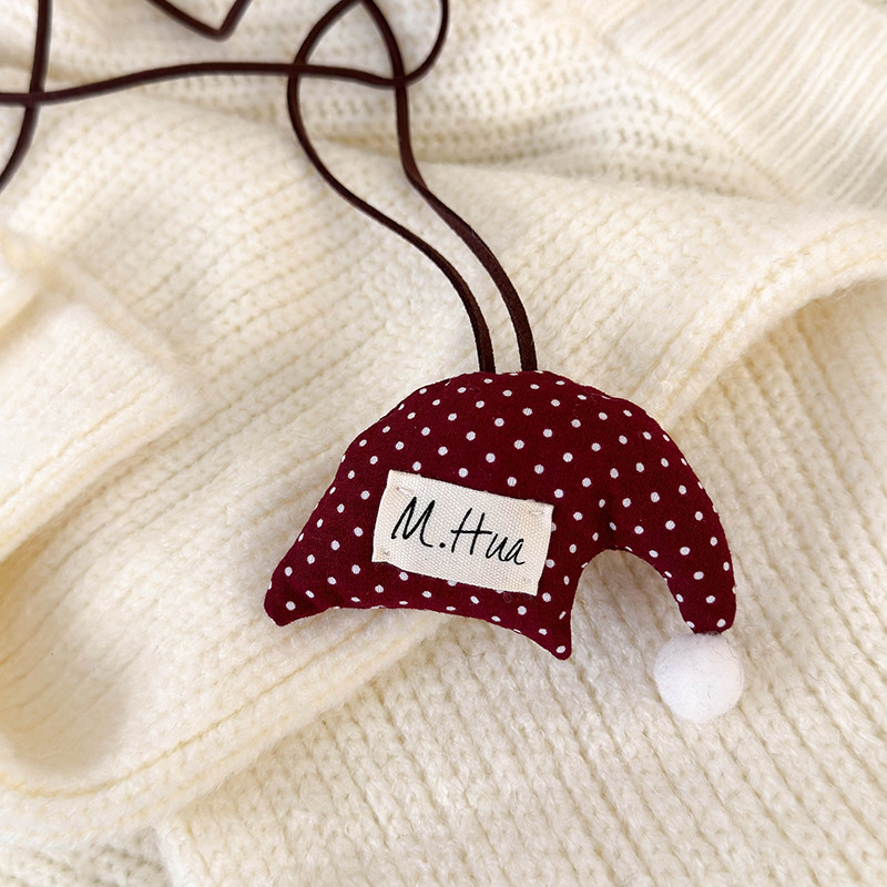 Намисто з кроликом з мультфільму