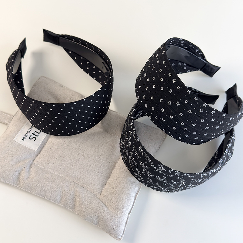 Diadema Ancha con Puntos y Flores