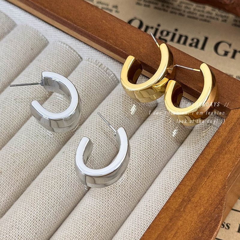 기하학적 C자형 후프 이어링