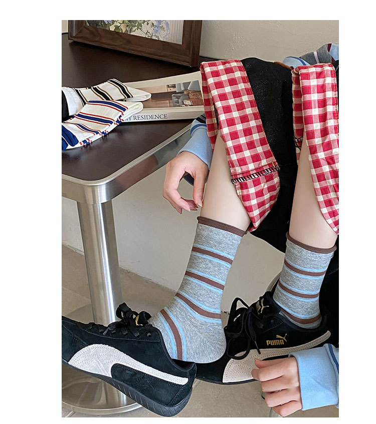 Meias Cano Médio Listradas com Enrugue