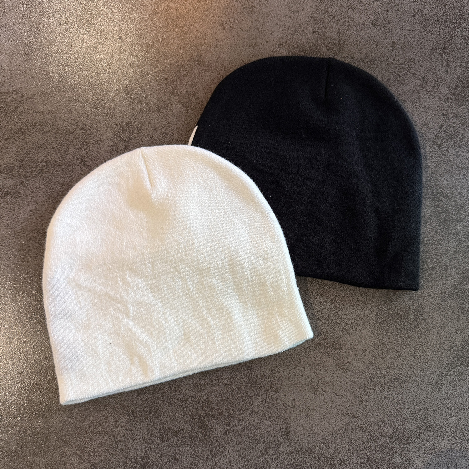 Minimalistische Strickmütze