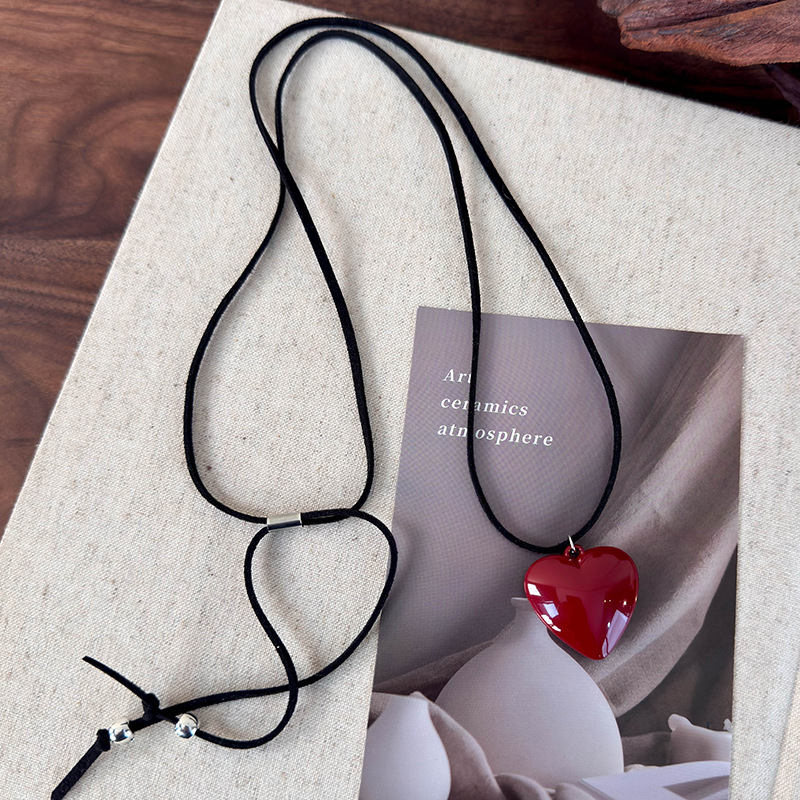 Намисто з Червоним Серцем