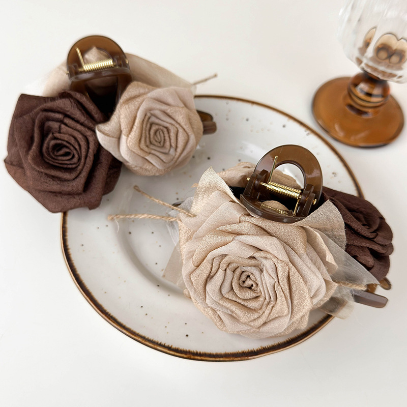 Agra de Păr cu Trandafiri Uscați