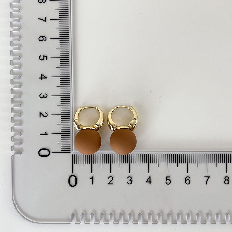 Bông tai vòng bóng mờ