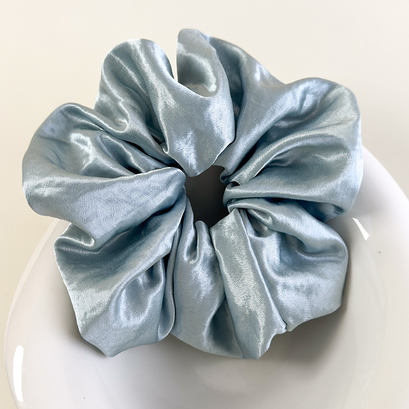 クリームサテンスクランチー