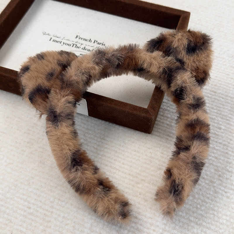 Leopardí Čelenka s Kočičími Ušima a Mašlí