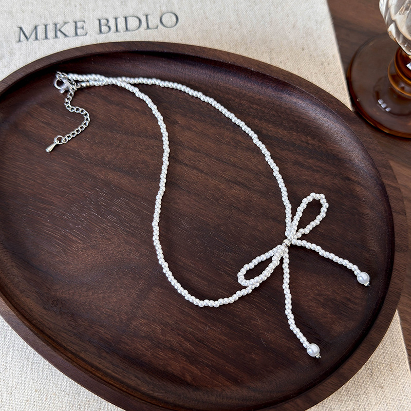 Намисто-чокер з перловою бантом