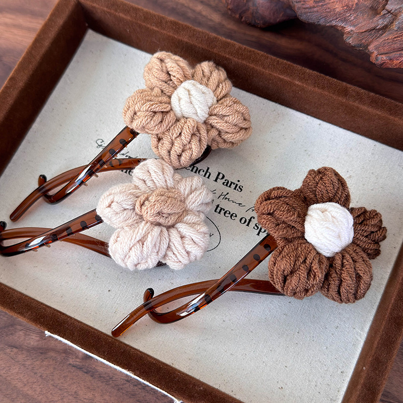 Spinka do Włosów z Włóczkowym Kwiatem