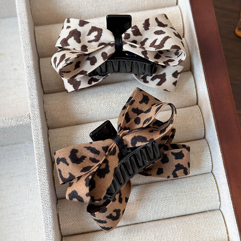 Agravă pentru păr cu fundiță leopard