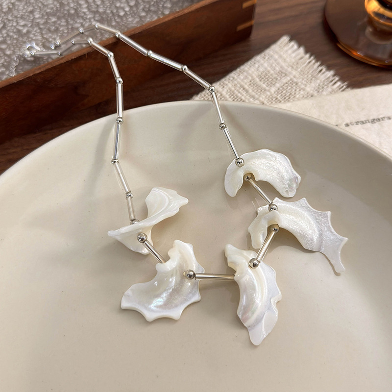 Set Collana e Orecchini in Conchiglia