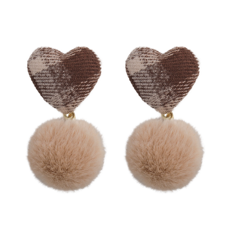 토우프 체크 하트 폼폼 귀걸이