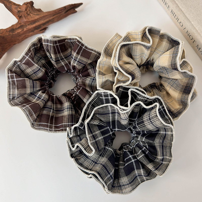 سكرونش مزدوج الطبقة منقوش مع دانتيل