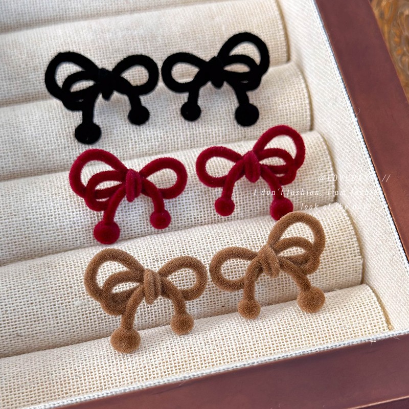 Kolczyki Vintage z Aksamitną Kokardką