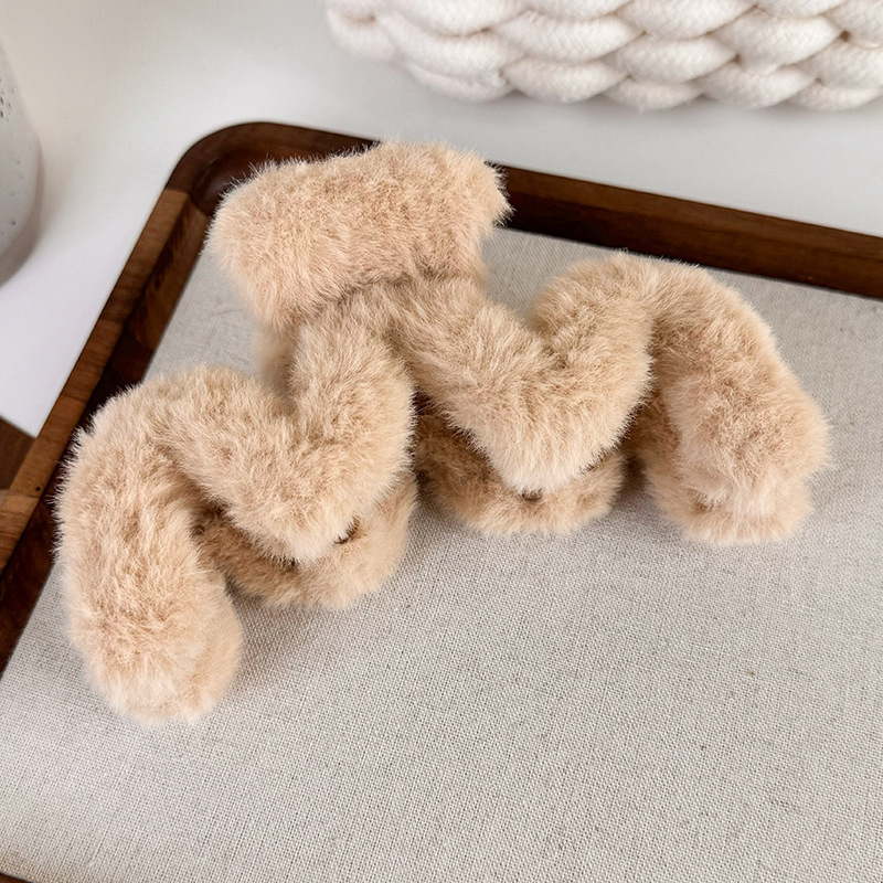 Agrafă Mare pentru Păr din Blana Sintetică