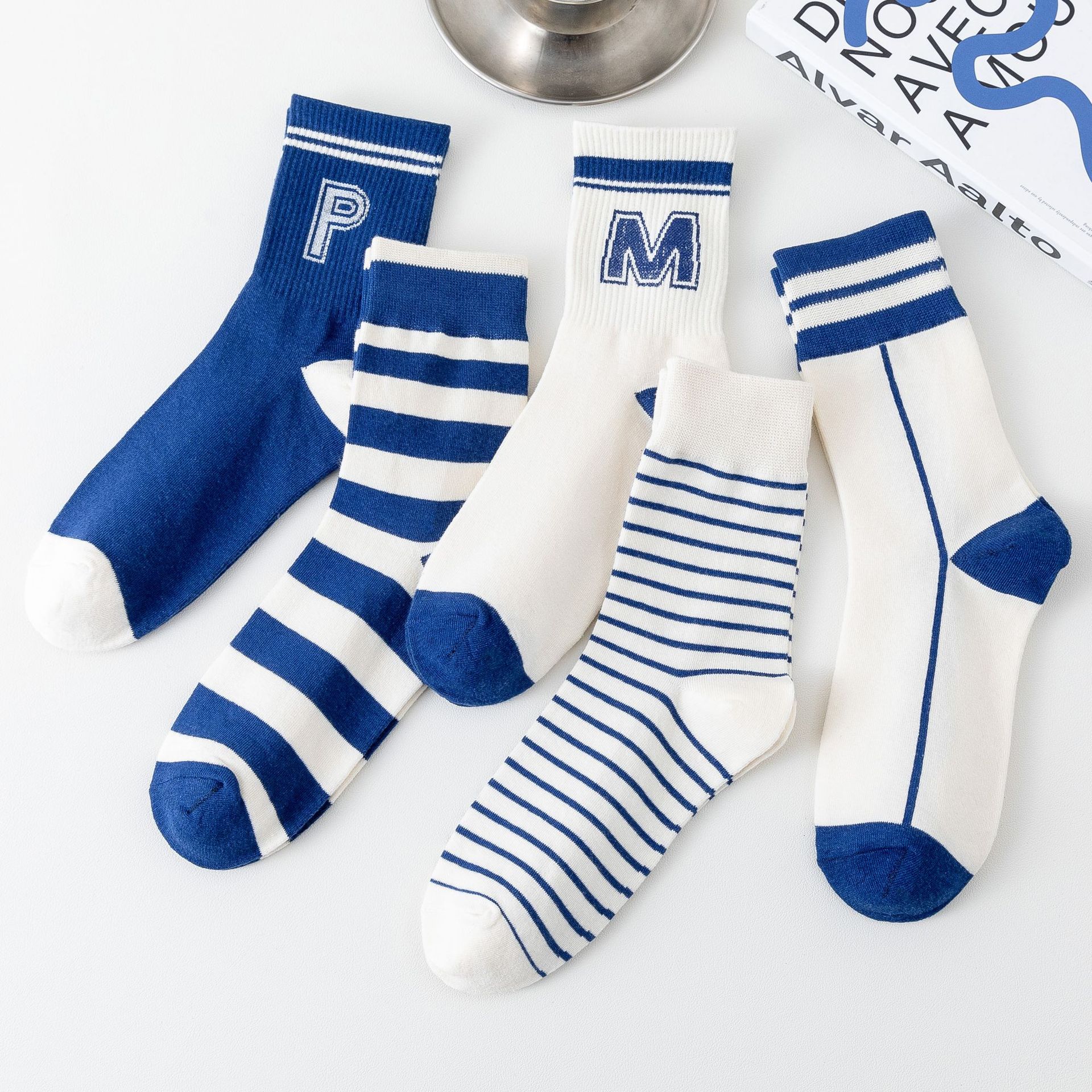 Meias Mid-Calf com Letras