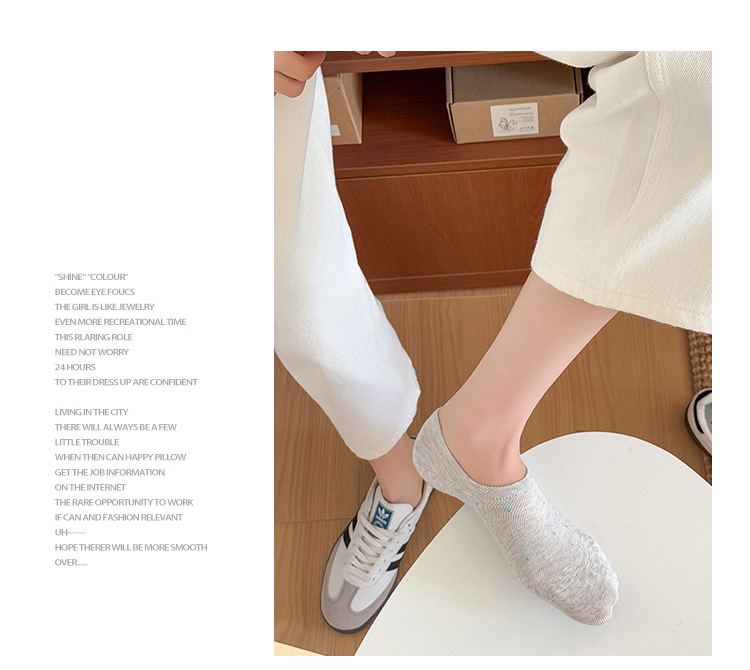 ถุงเท้าไม่มีขอบสตรี