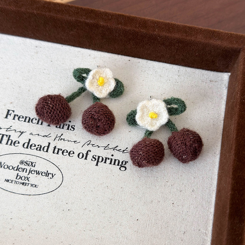 Набор Серёжек и Ожерелья с Вишнями Вязаный Крючком