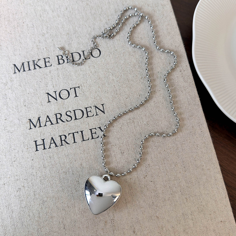 Srebrny Naszyjnik z Perłowym Sercem