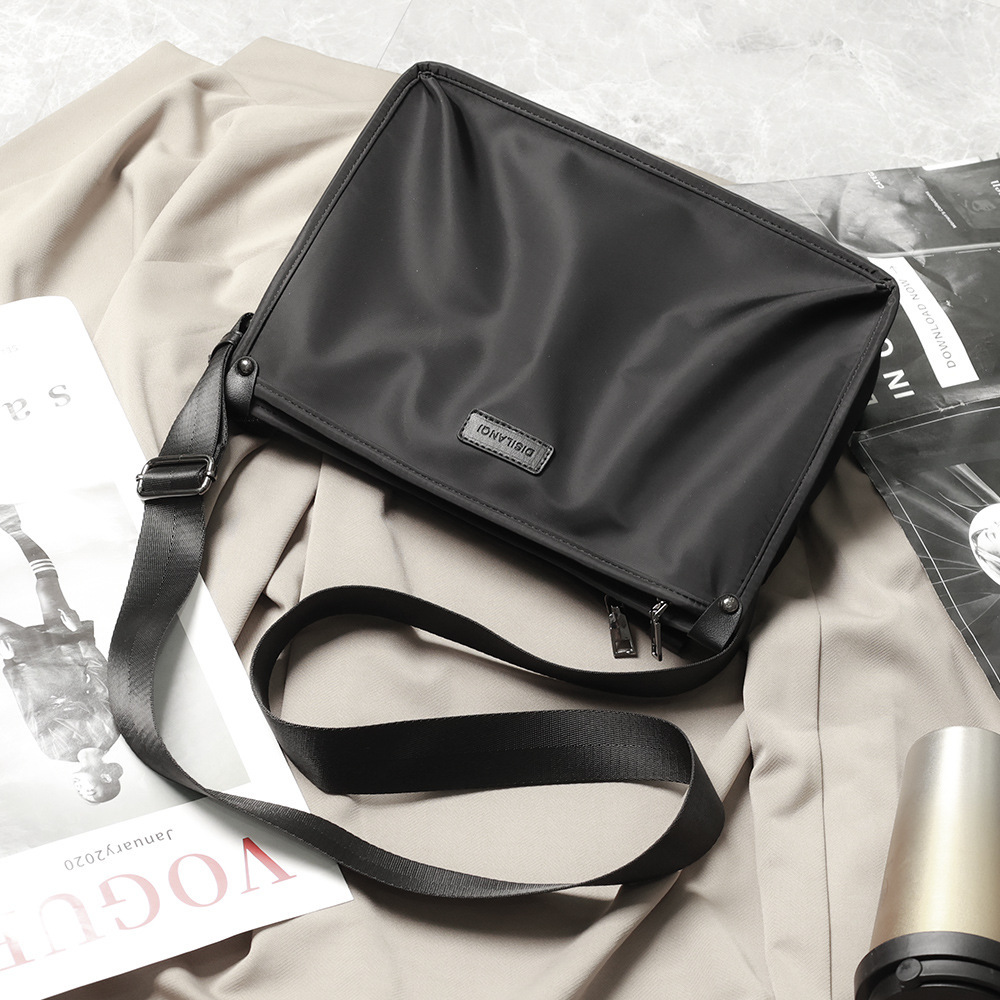 Borsa a tracolla in tessuto Oxford