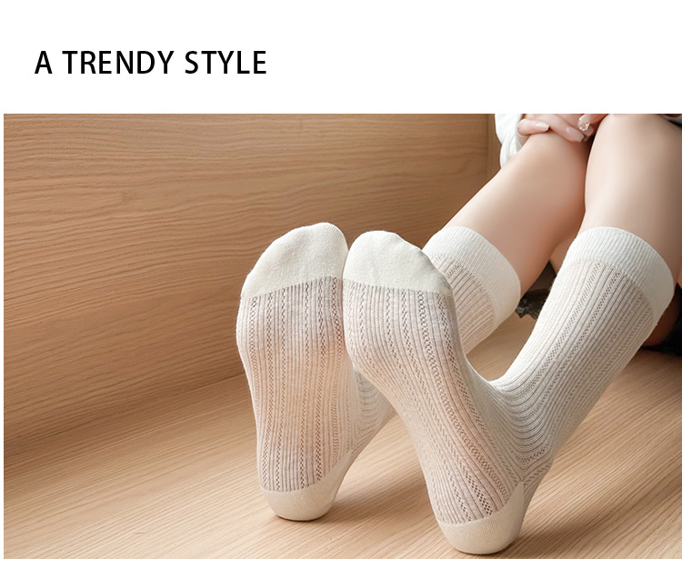 Meias Femininas de Malha Leve