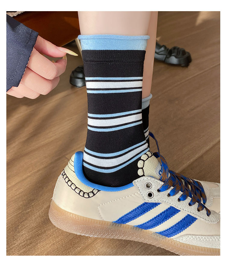 Meias Cano Médio Listradas com Enrugue