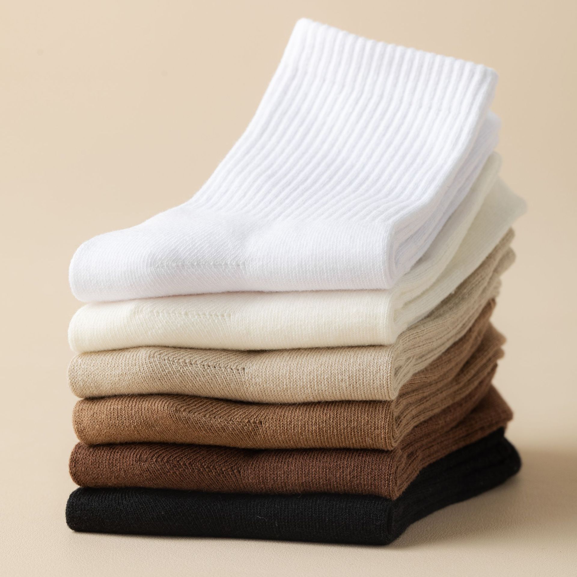 ถุงเท้ากีฬา Mid-Calf สีทึบ