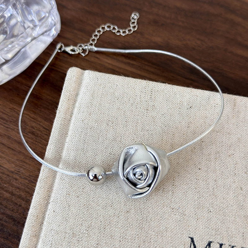 Шкіряний Намисто Чокер з Трояндою та Перлиною