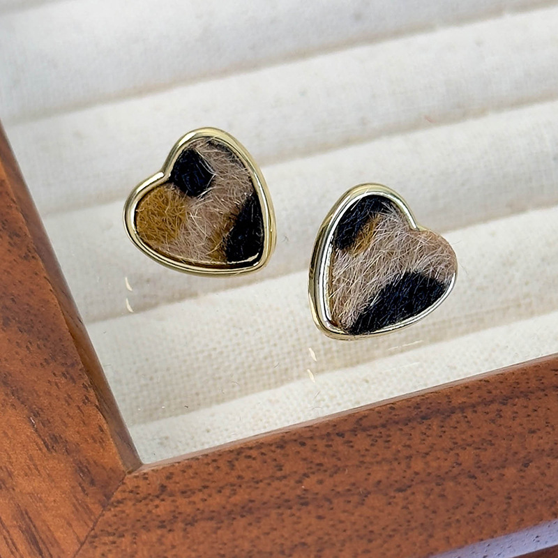 Geometrické Náušnice Srdce s Leopardím Potiskem