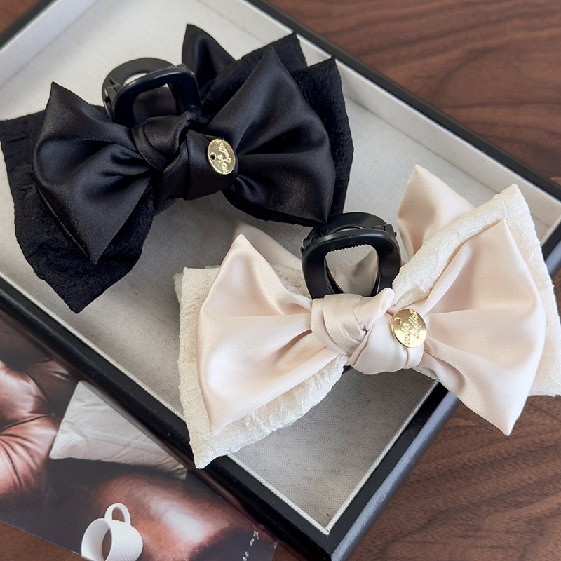 Agrafă de Păr cu Aplică Dublă din Satin