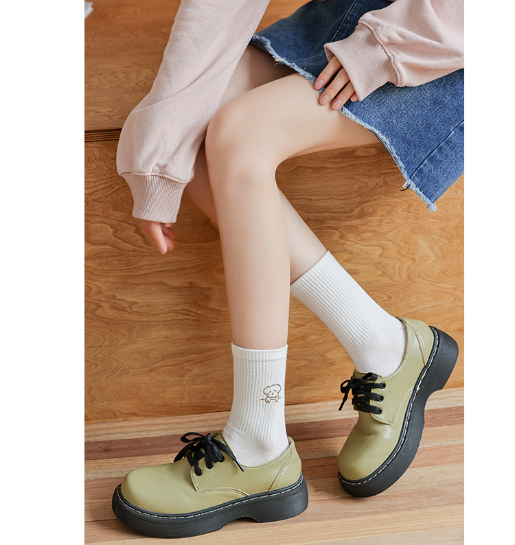 Meias de Algodão Bordadas Cano Médio